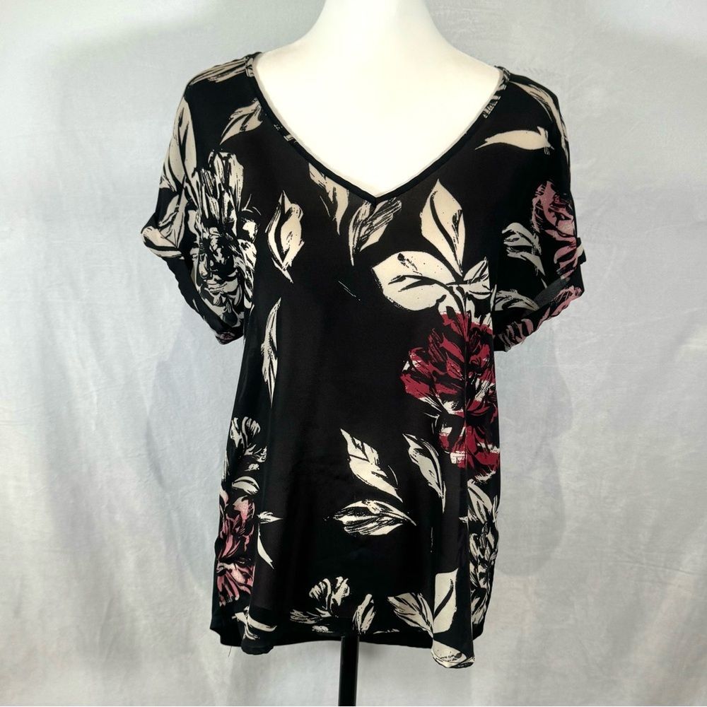 Black short sleeve mixed media floral top size medium